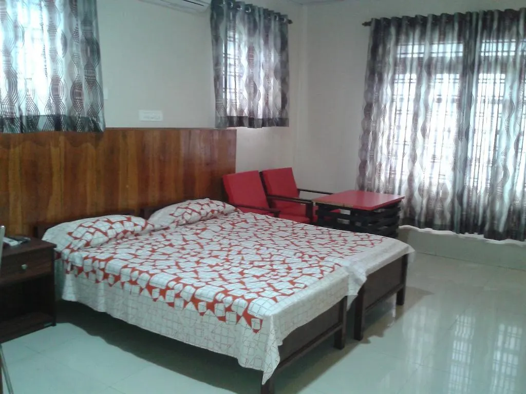 Hotel Embassy Kochi 2*,